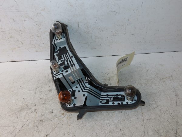 PEUGEOT-PLATINE FEU ARD