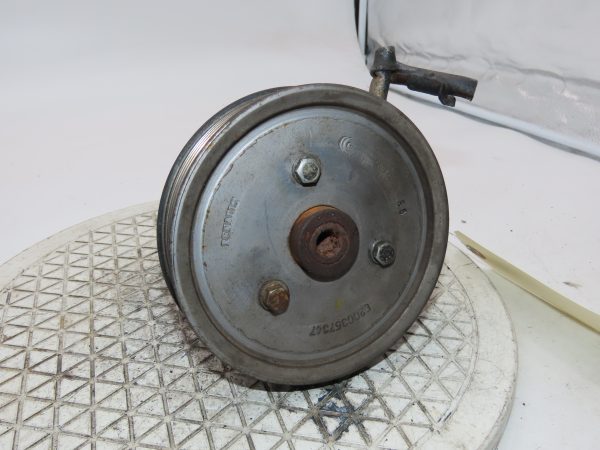 RENAULT-POMPE DIRECTION ASSISTEE