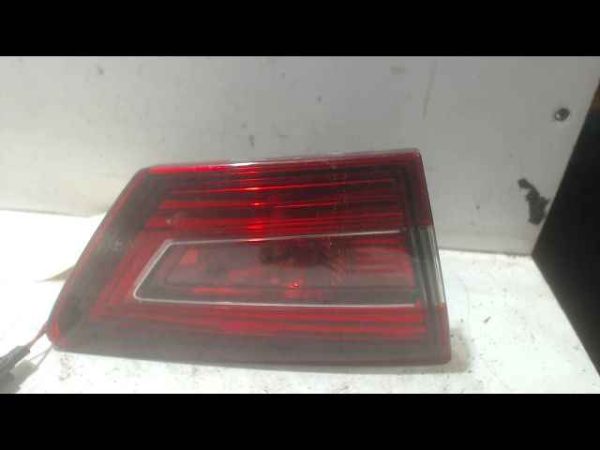 RENAULT-FEU ARRIERE INTERIEUR DROIT