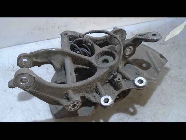 PEUGEOT-FUSEE ARRIERE DROIT