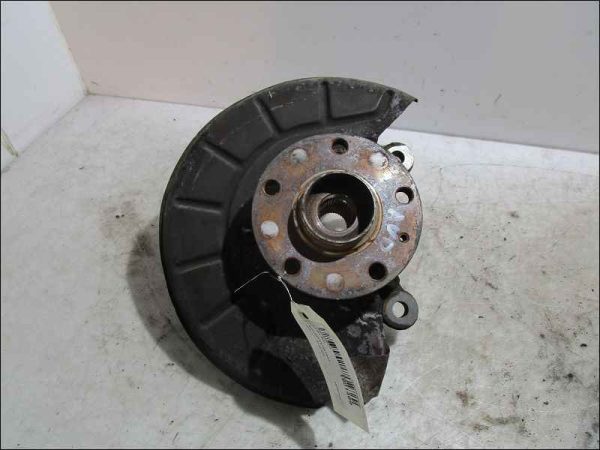 AUDI-FUSEE AVANT DROIT