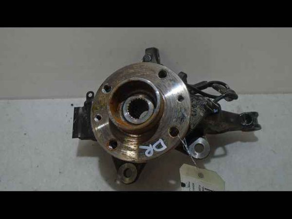 RENAULT-FUSEE AVANT DROIT