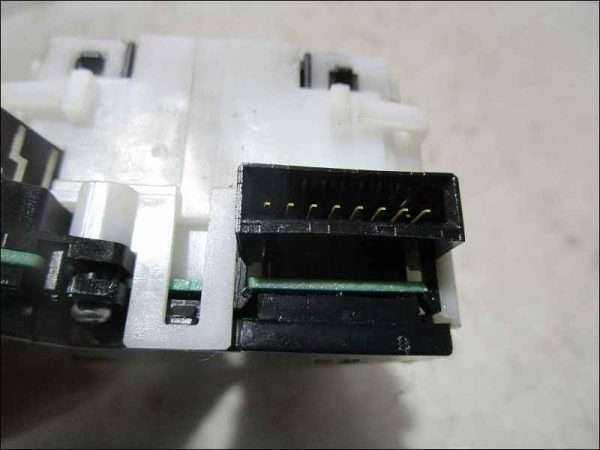 COMMODO ESSUIE GLACE – Image 3