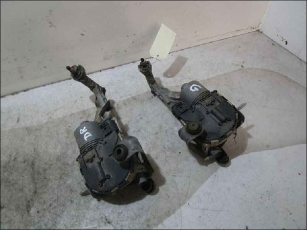 VOLKSWAGEN-MOTEUR ESSUIE-GLACE AVANT GAUCHE