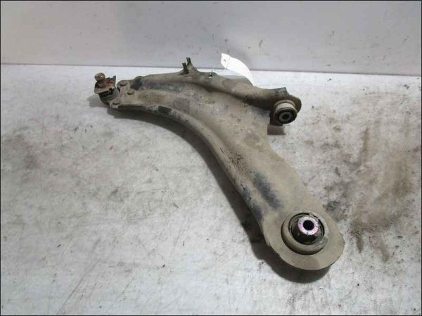 RENAULT-TRIANGLE INFERIEUR AVANT GAUCHE
