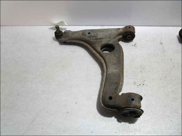OPEL-TRIANGLE INFERIEUR AVANT GAUCHE
