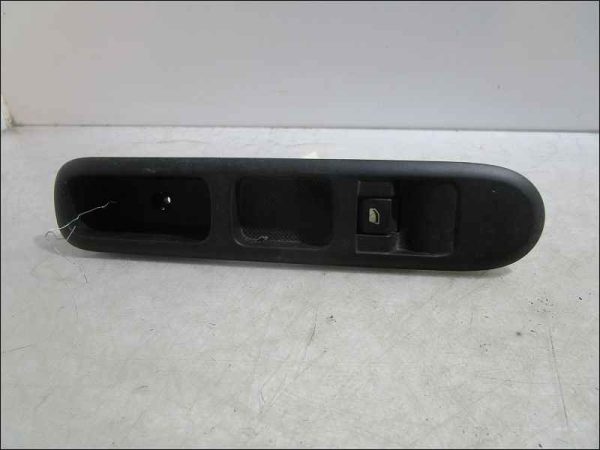 PEUGEOT-COMMANDE LEVE-GLACE PORTE AVANT DROIT