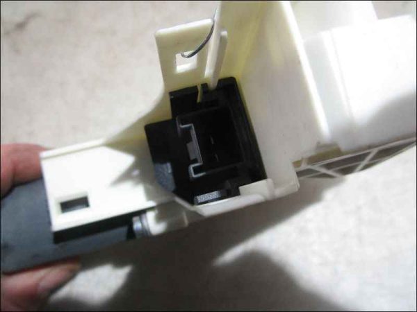 MOTEUR LEVE-GLACE AVANT DROIT – Image 3