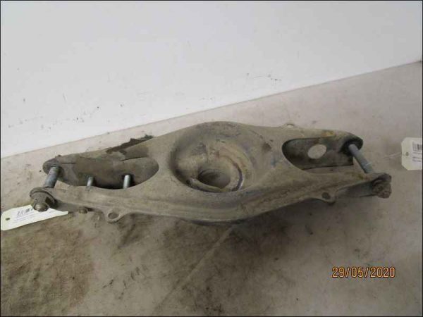 MERCEDES-TRIANGLE INFERIEUR ARRIERE DROIT