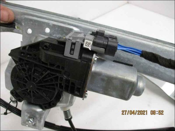 MECANISME + MOTEUR DE LEVE-GLACE AVANT GAUCHE – Image 2